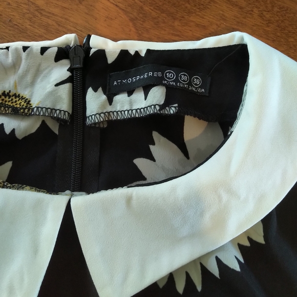 Peter Pan collared daisy shift dress - Picture 5 of 5